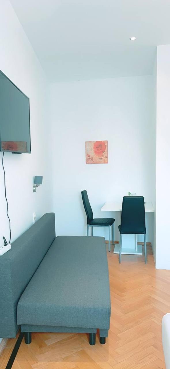 Deluxe Rooms In Keplerplatz Viena Exterior foto