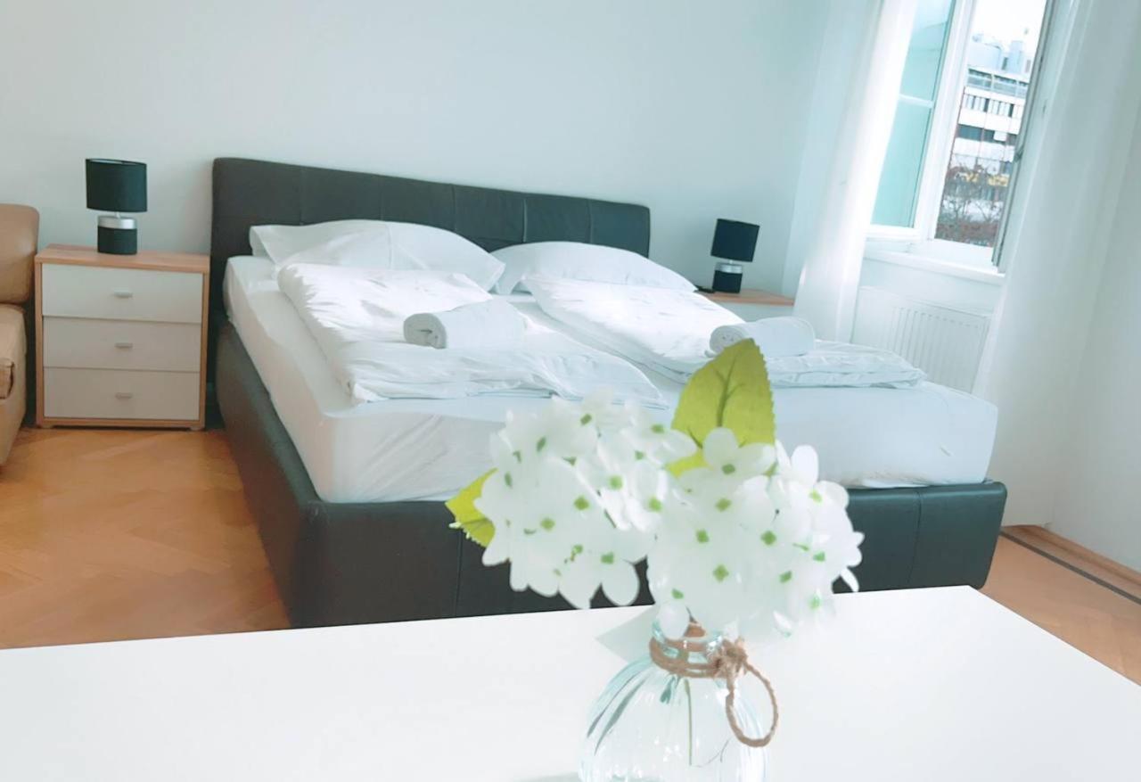 Deluxe Rooms In Keplerplatz Viena Exterior foto